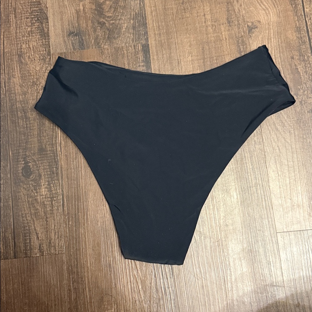 One Shoulder Black Bikini - Picture 7 of 7